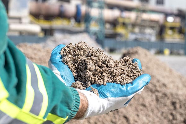 Vigorously ningkataké nganyarke airtight lan transformasi saka beton campuran tetanduran kanggo bantuan menang